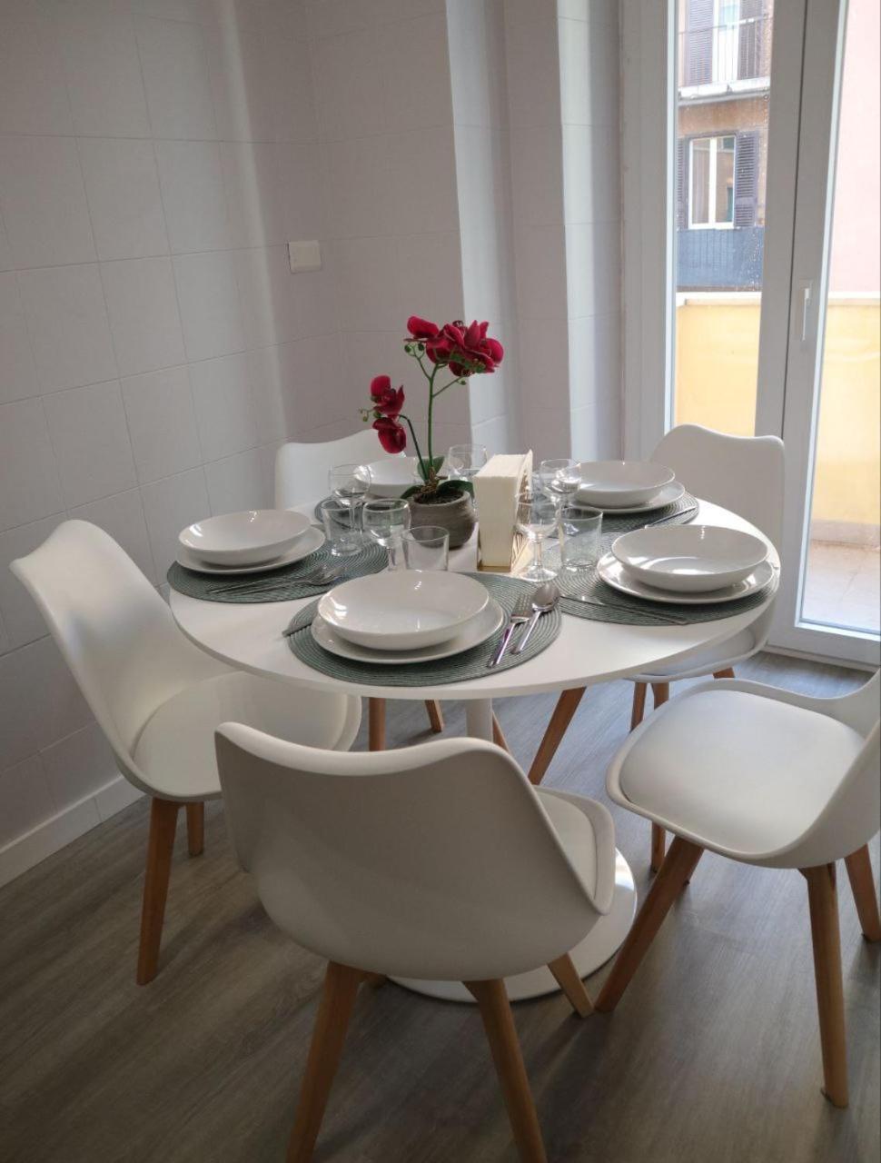 Sara'S Home - Modern Apartment Near Metro, Perfect For Families And Groups In Rom Exteriör bild