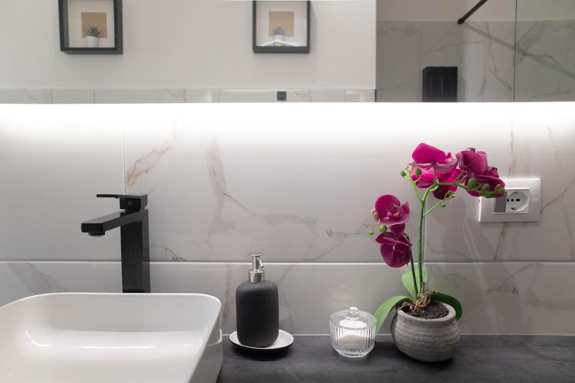 Sara'S Home - Modern Apartment Near Metro, Perfect For Families And Groups In Rom Exteriör bild