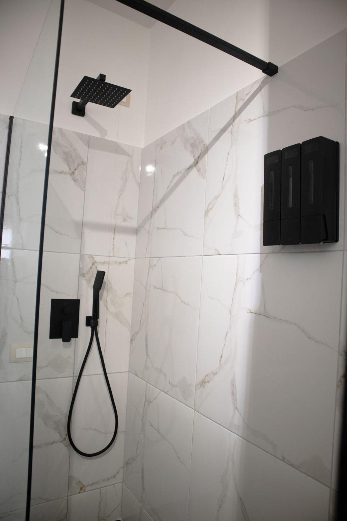 Sara'S Home - Modern Apartment Near Metro, Perfect For Families And Groups In Rom Exteriör bild