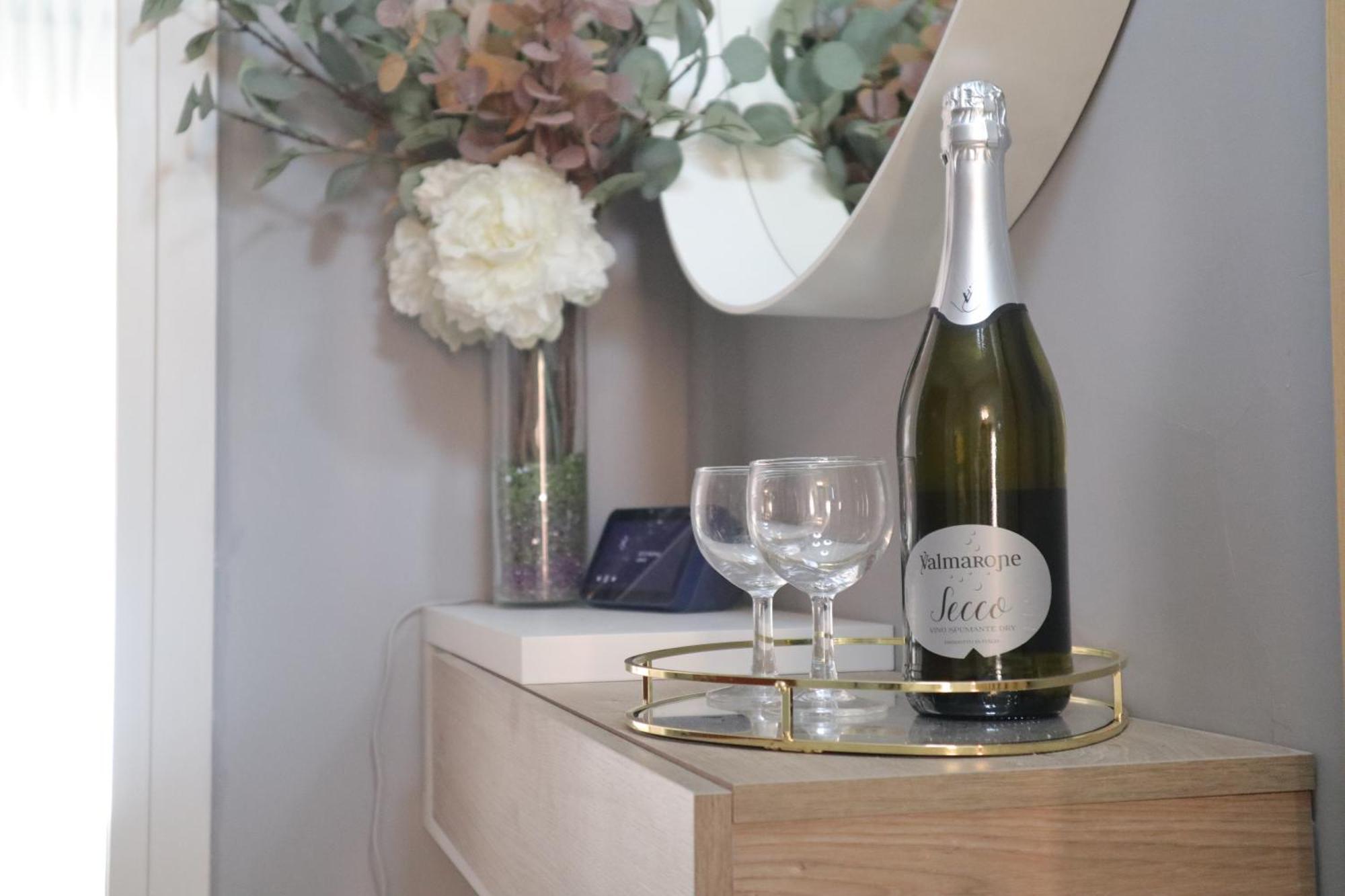 Sara'S Home - Modern Apartment Near Metro, Perfect For Families And Groups In Rom Exteriör bild